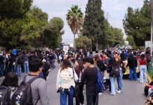 Se manifiestan alumnos del ITS por sanitarios deficientes y acoso de maestros hacia alumnas