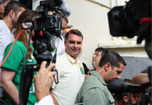 Aseguran cercanos a Flávio Bolsonaro que huyó a EU