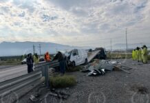 Conductor queda en estado crítico tras chocar contra barrera de contención