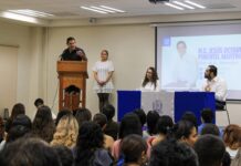 Entrega rector de la UA de C equipo tecnológico a FEM y Escuela de Arquitectura de la Unidad Laguna
