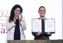 Firma Claudia Sheinbaum decreto para proteger a menores en plataformas digitales