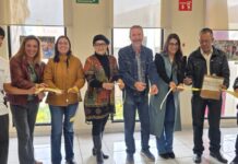 Inaugura Infoteca Poniente de la UA de C exposición fotográfica que rescata las tradiciones del Día de Muertos