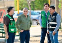 Miguel Riquelme supervisa trabajos de microcarpeta asfáltica en la colonia Eduardo Guerra