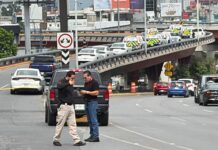 Se desata violencia en calles de Monterrey; asesinan a dos personas en Gómez Morón